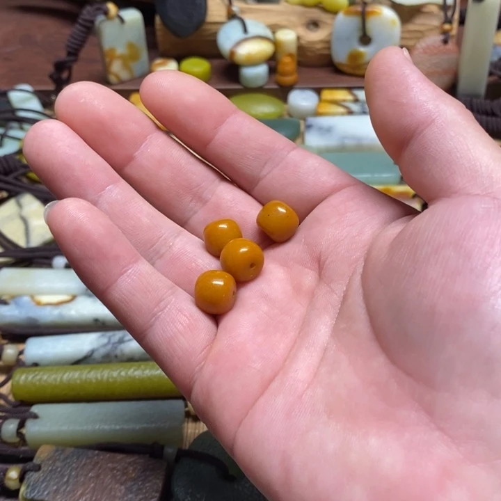 蛇纹石玉挂件未镶嵌屯*张