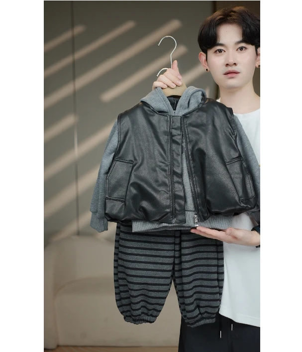 小猪同学2025秋冬新款男宝套装潮酷儿童帅气休闲冬季纯色男童