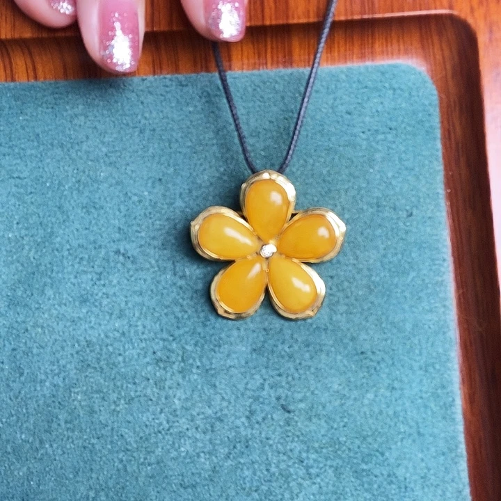 蜜蜡银S925镶嵌颈饰吊坠