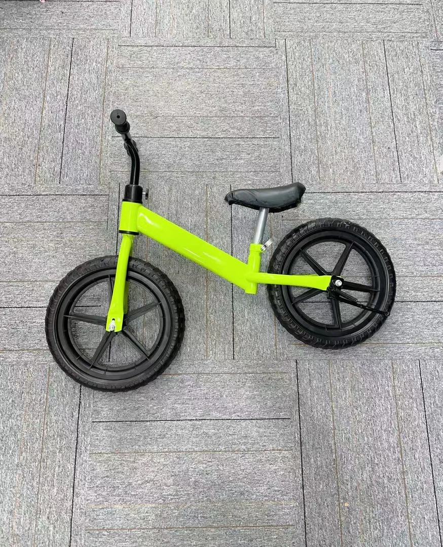 无脚踏滑步平衡自行车适合初学宝宝骑行玩具车