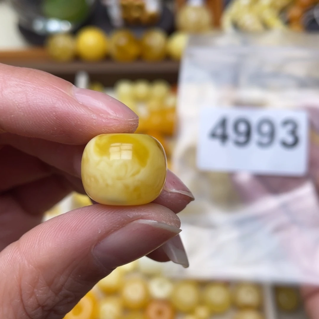 蜜蜡珠宝奇石未镶嵌强*皮坑15.9