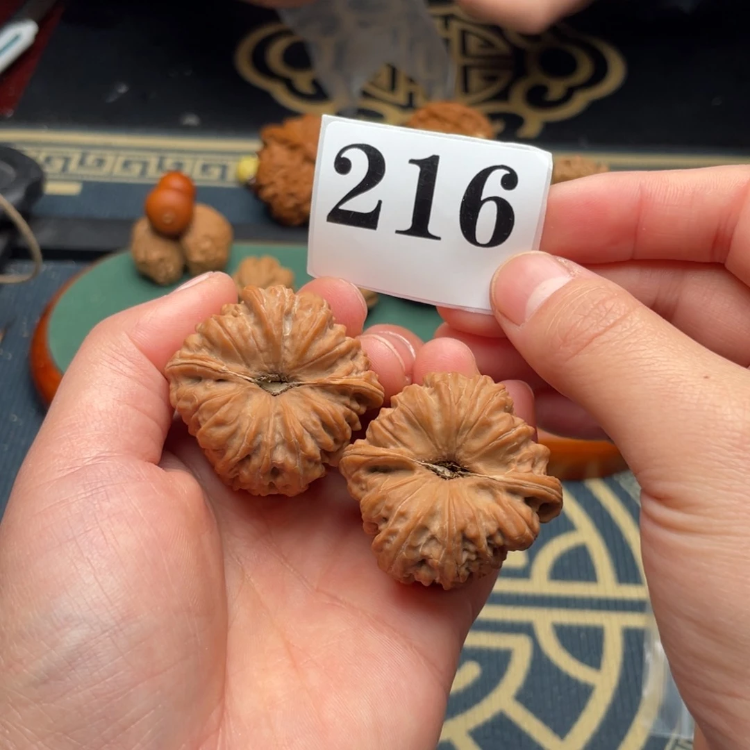 文玩核桃把件38凹底216号