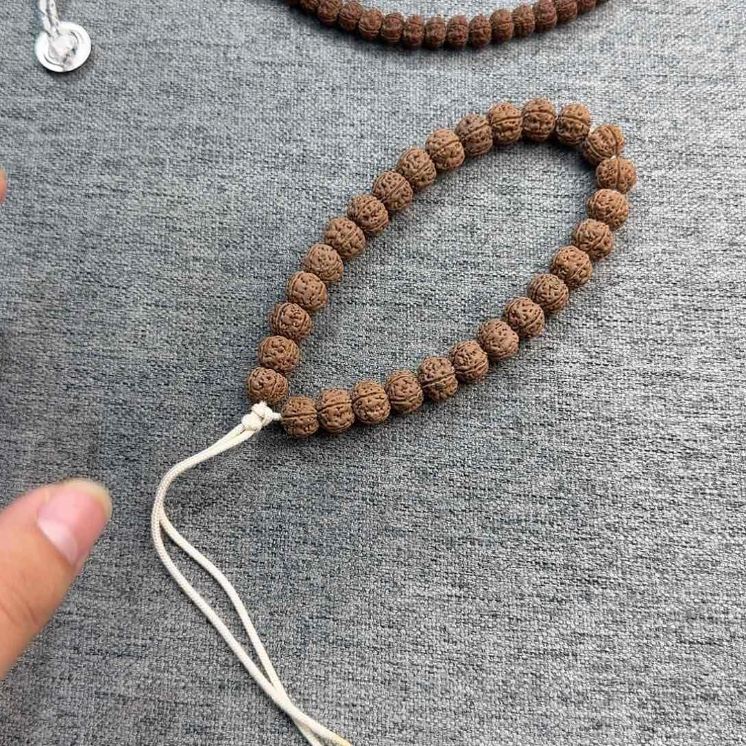 金刚菩提吊坠老树王11手持