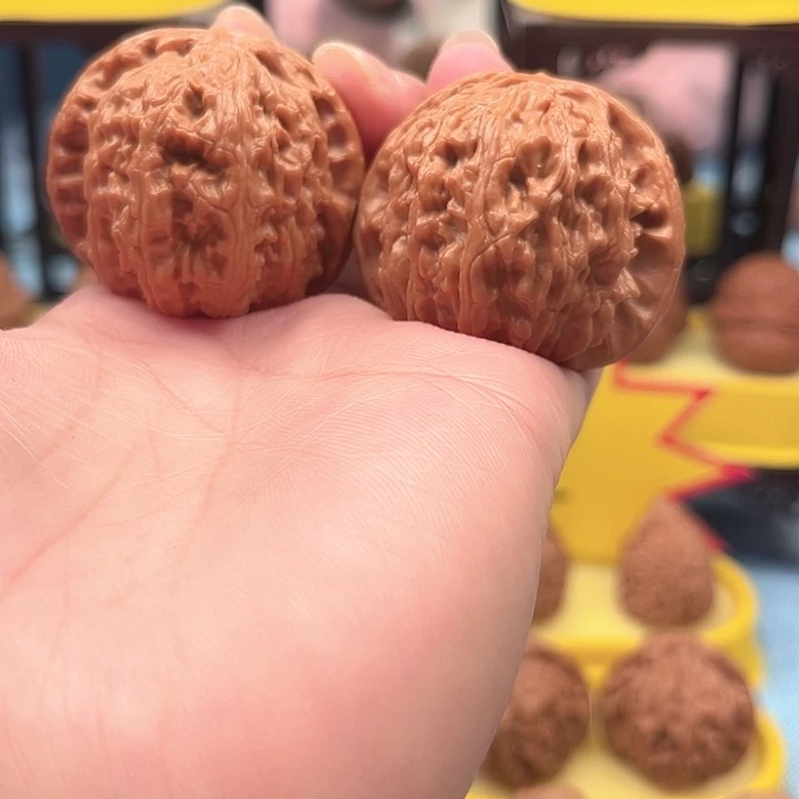 烽***侯文玩核桃吊坠kgdvjhgb
