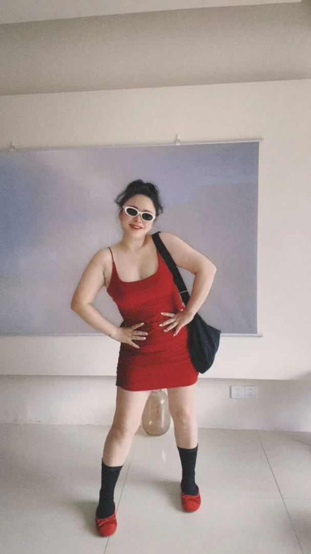 910陈巴黎专属纯欲性感连衣裙显瘦气质时尚修身收腰包臀夏季百搭