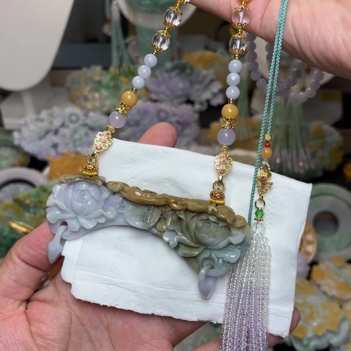 翡翠未镶嵌颈饰吊坠