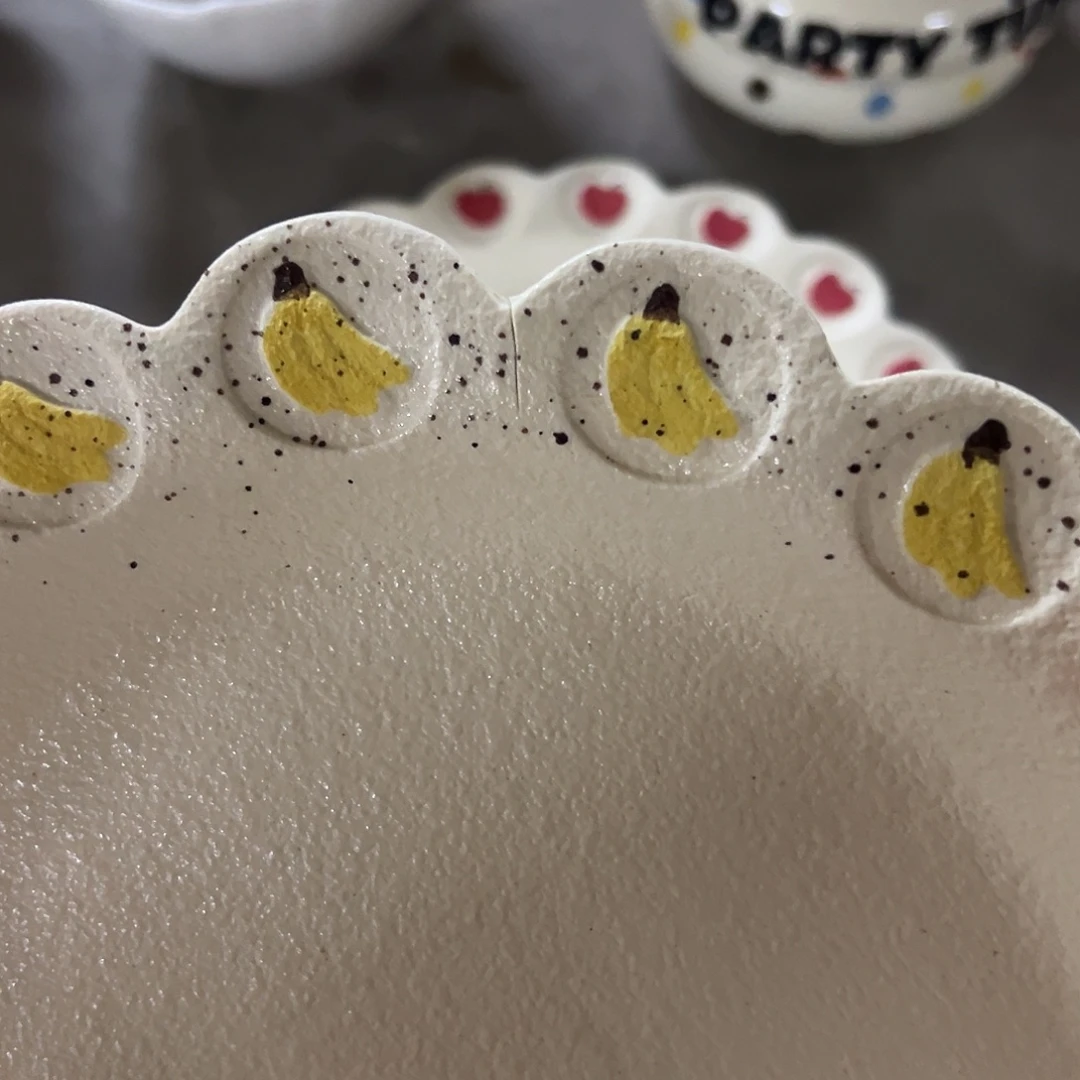 瓷瑕疵香蕉盘一个