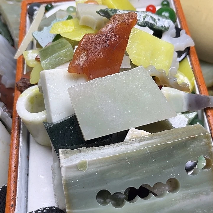 和田玉未镶嵌珠宝奇石茧***丽