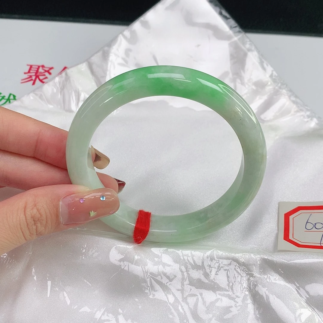 未镶嵌手镯翡翠010