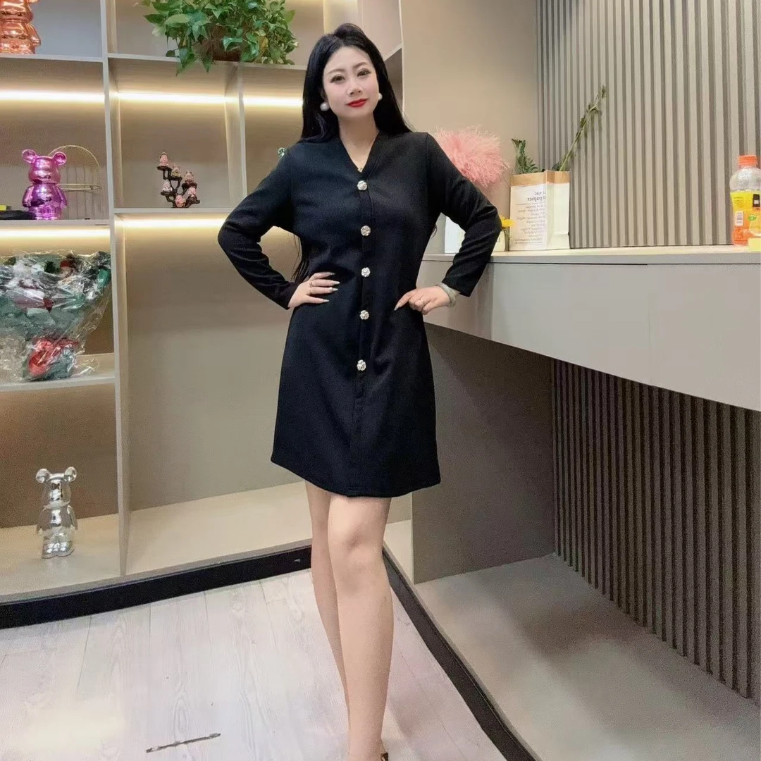 冬季连衣裙-鸿 809 时尚潮流气质纽扣收腰设计胖MM大码女装新款