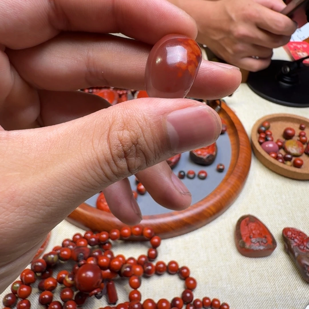 无***惧南红玛瑙小吊坠未镶嵌