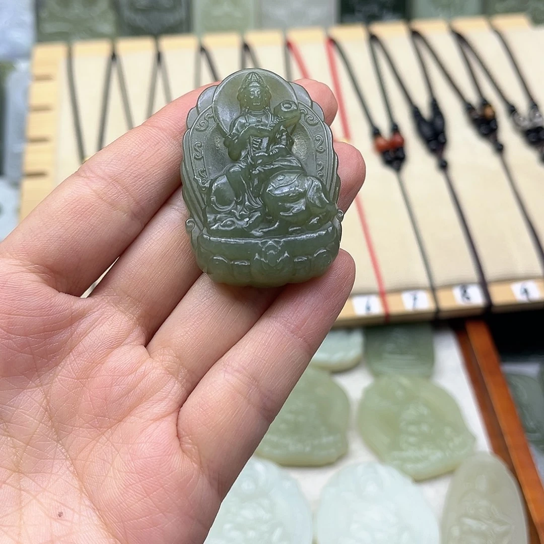 和田玉颈饰未镶嵌当****羯