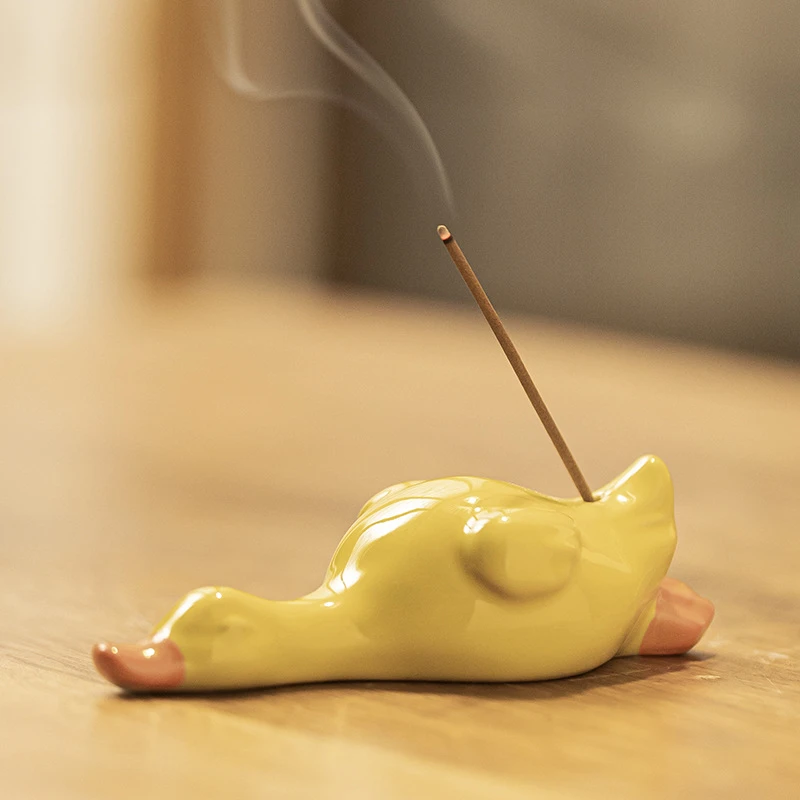 创意可爱小黄鸭香薰炉摆件卡通茶宠
