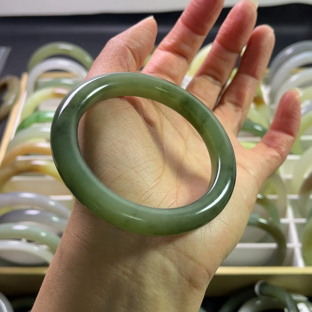 和田玉手镯57圈口未镶嵌