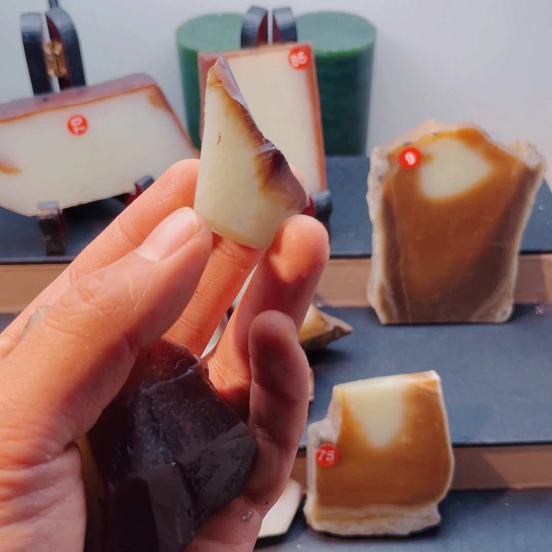 和田玉（糖玉）未镶嵌颈饰