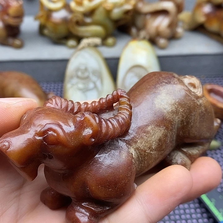 未镶嵌蛇纹石玉颈饰
