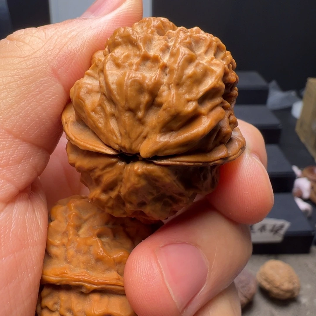 文玩核桃吊坠珍珠纹绣球36.5mm