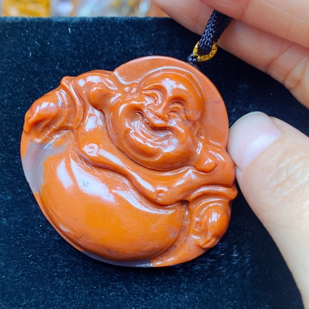 未镶嵌石英质玉（黄龙玉）颈饰