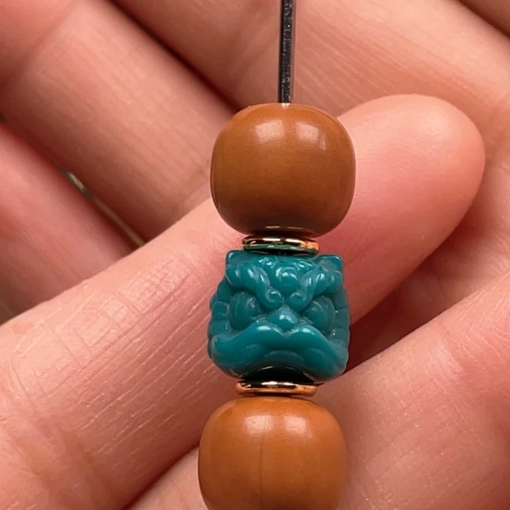 【闪购商品】蓝绿色雕刻珠