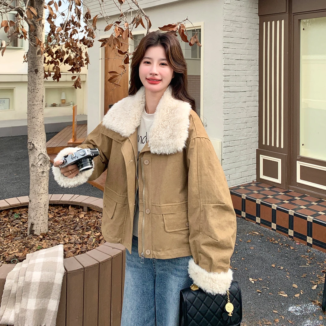 韩系工装毛绒翻领派克羽绒服短款女2025冬季小个子白鸭绒牛仔外套