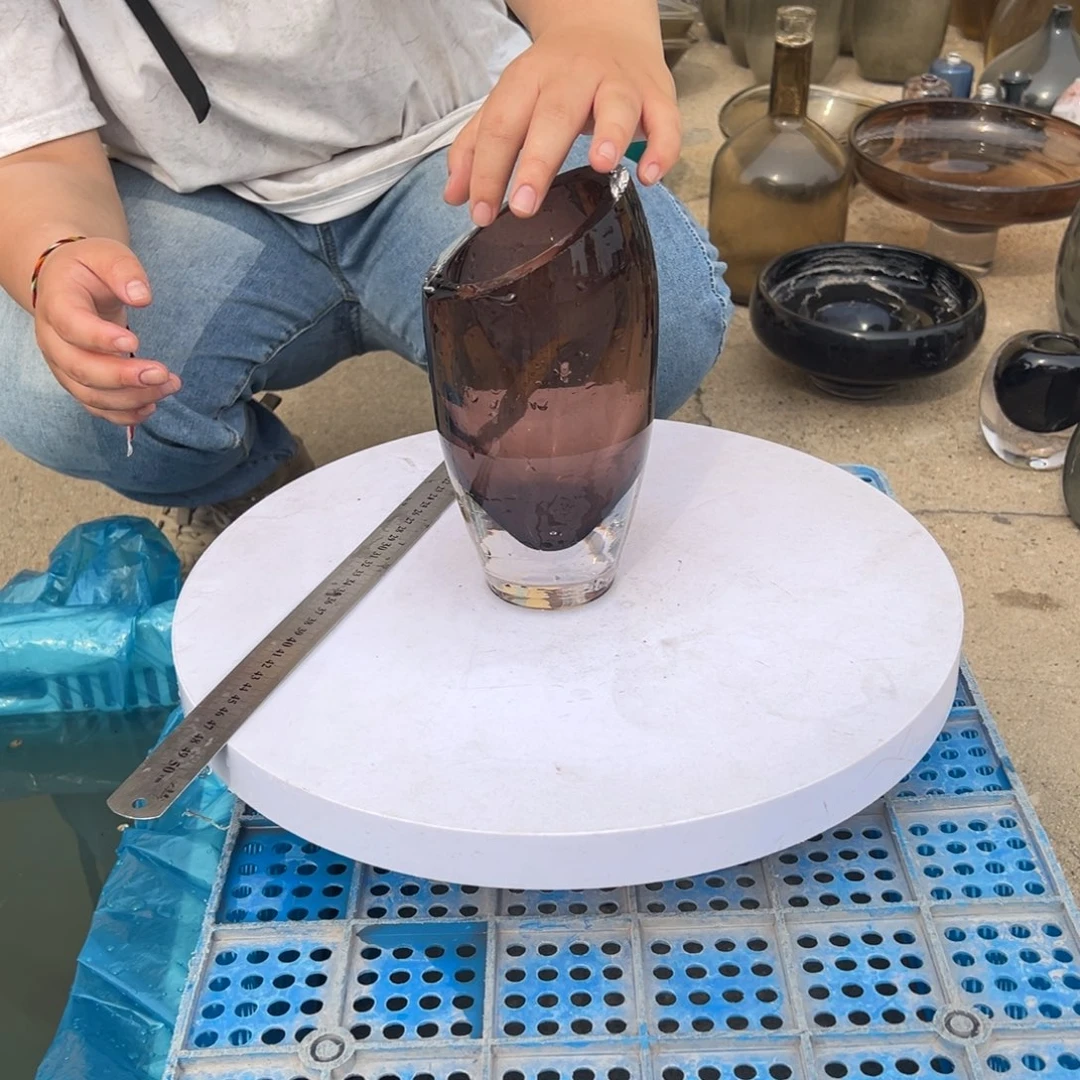 高度20咖色琉璃花器微瑕