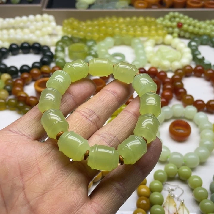 蛇纹石玉手串未镶嵌不**垢