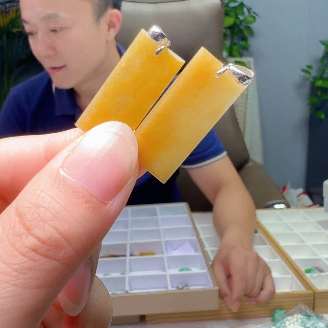 翡翠18K金镶嵌吊坠(不含链)多样性发货其一