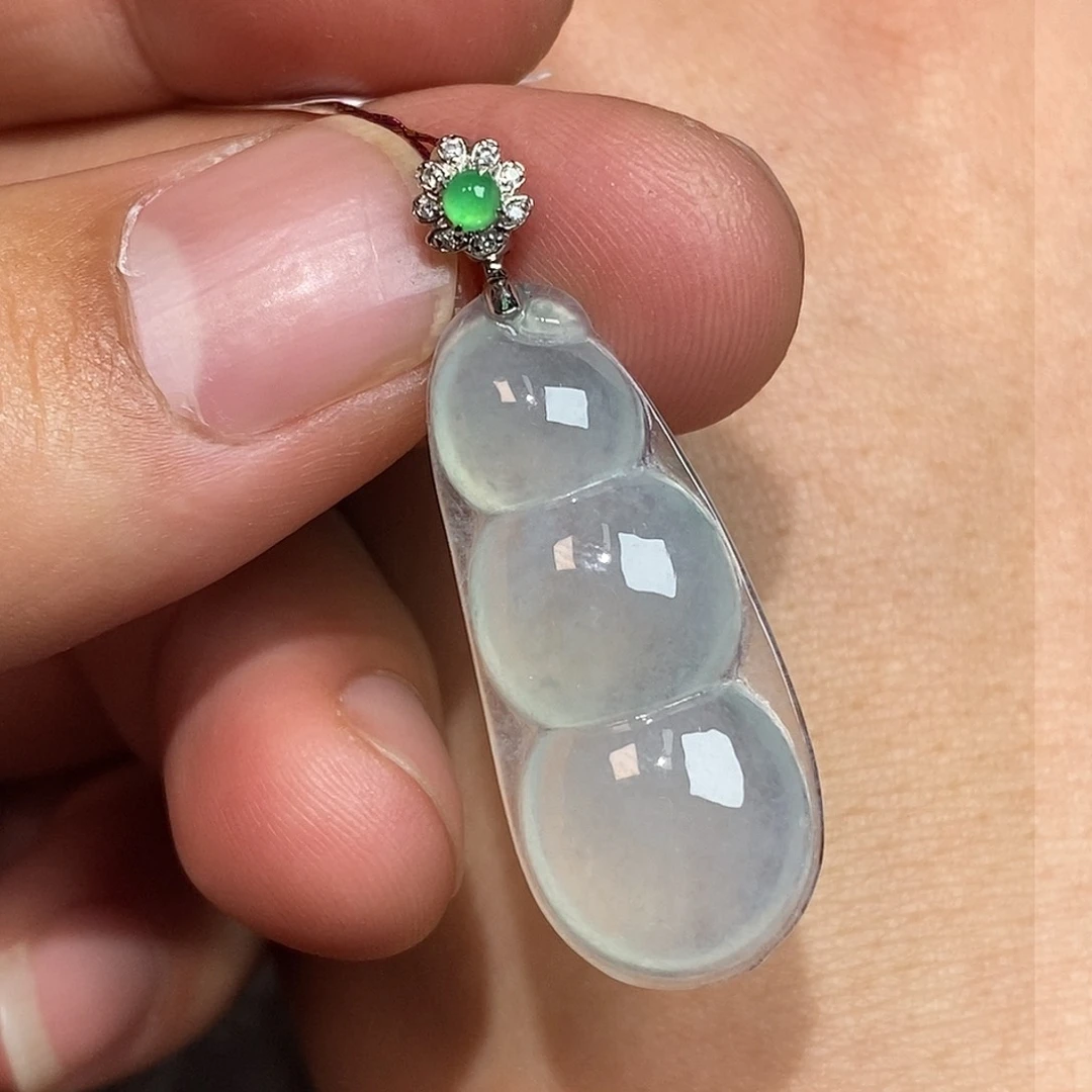 翡翠颈饰18K金镶嵌豆