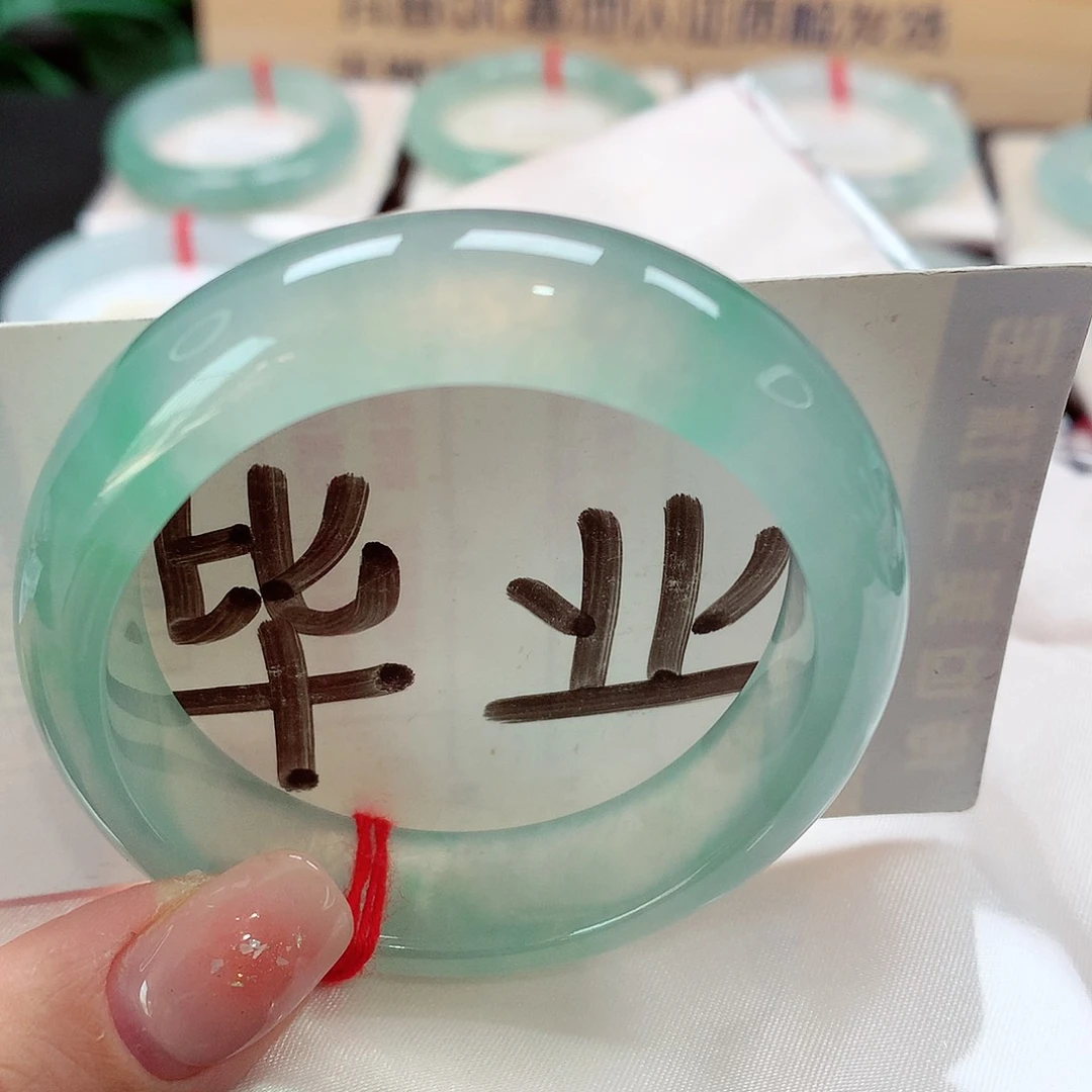 未镶嵌手镯（贵妃镯）翡翠54贵妃，冰透起光，甜过初恋！完美
