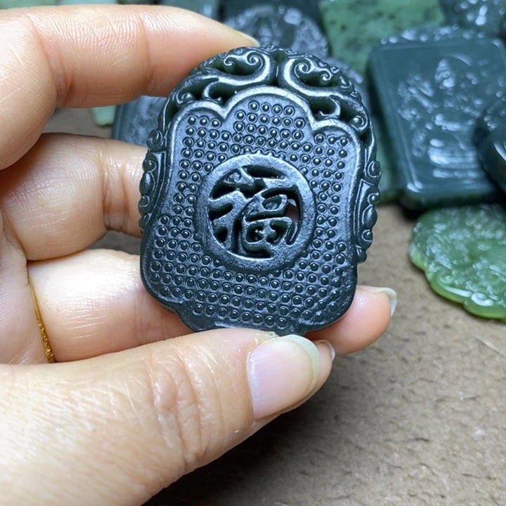 和田玉未镶嵌颈饰