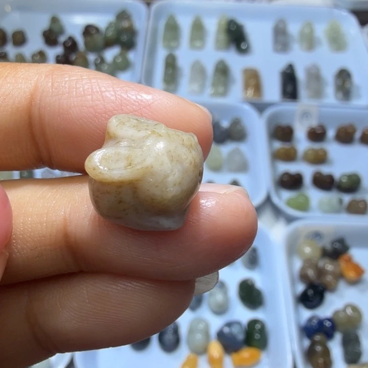 和田玉未镶嵌珠宝奇石