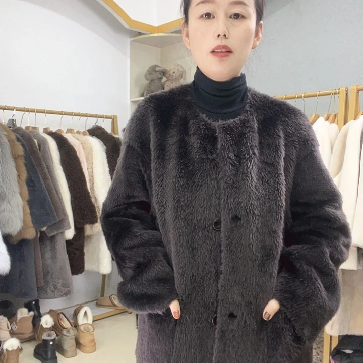 皮毛一体百搭款式外套
