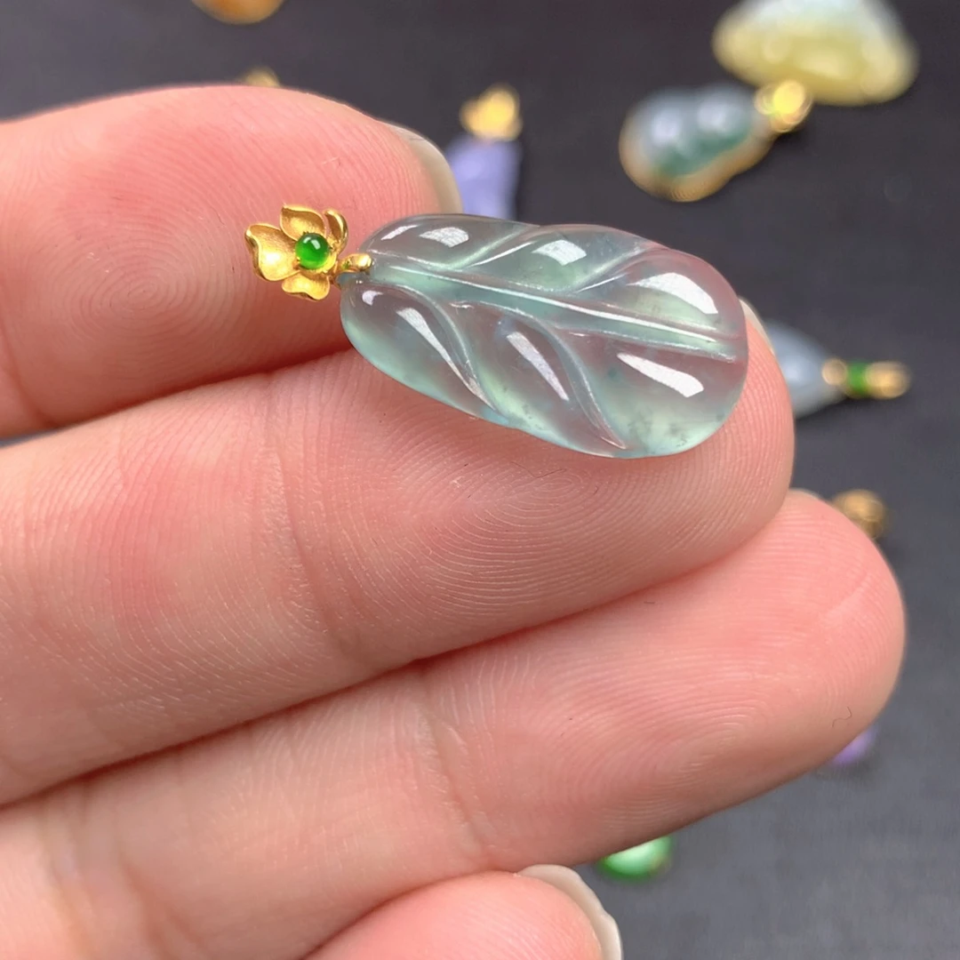 【闪购商品】颈饰18K金镶嵌翡翠翡翠