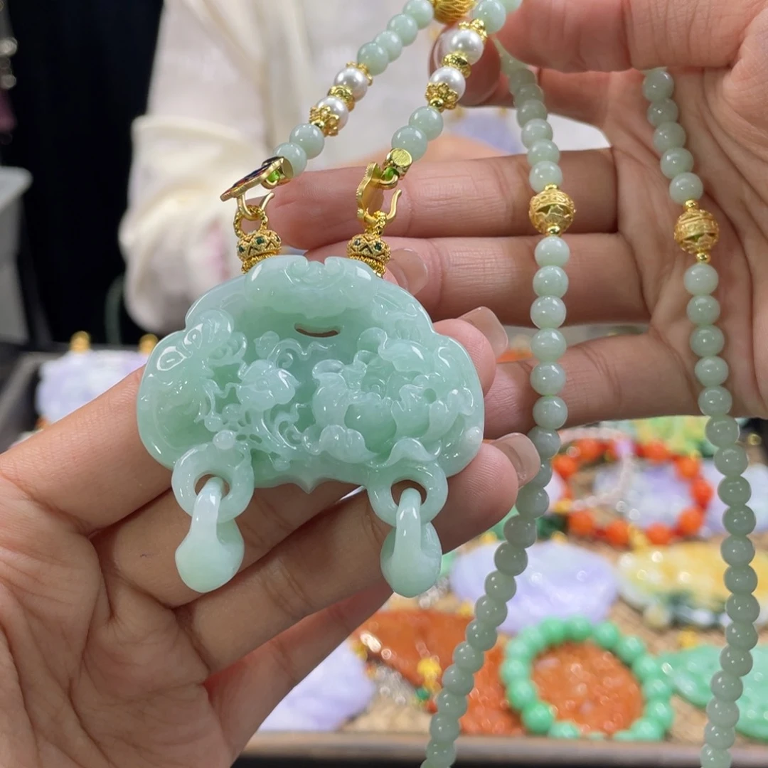 翡翠颈饰未镶嵌代编织