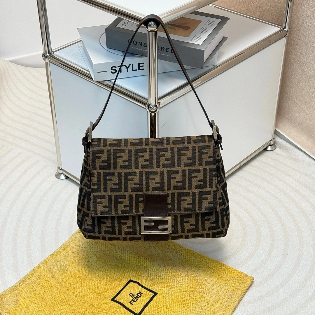 95新 FENDI/芬迪 Fendi 老花 中古大法棍/663298117
