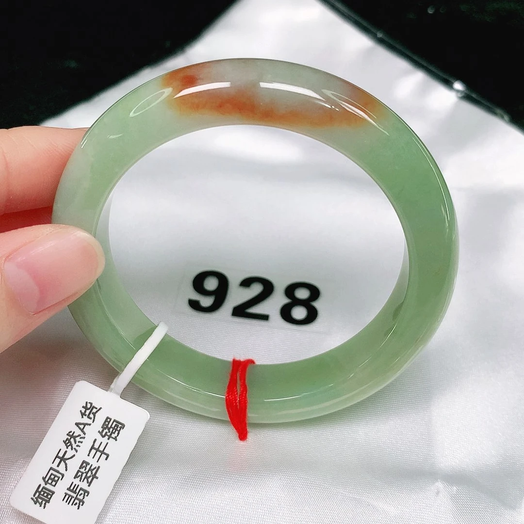 翡翠手镯未镶嵌翡翠手镯未镶嵌