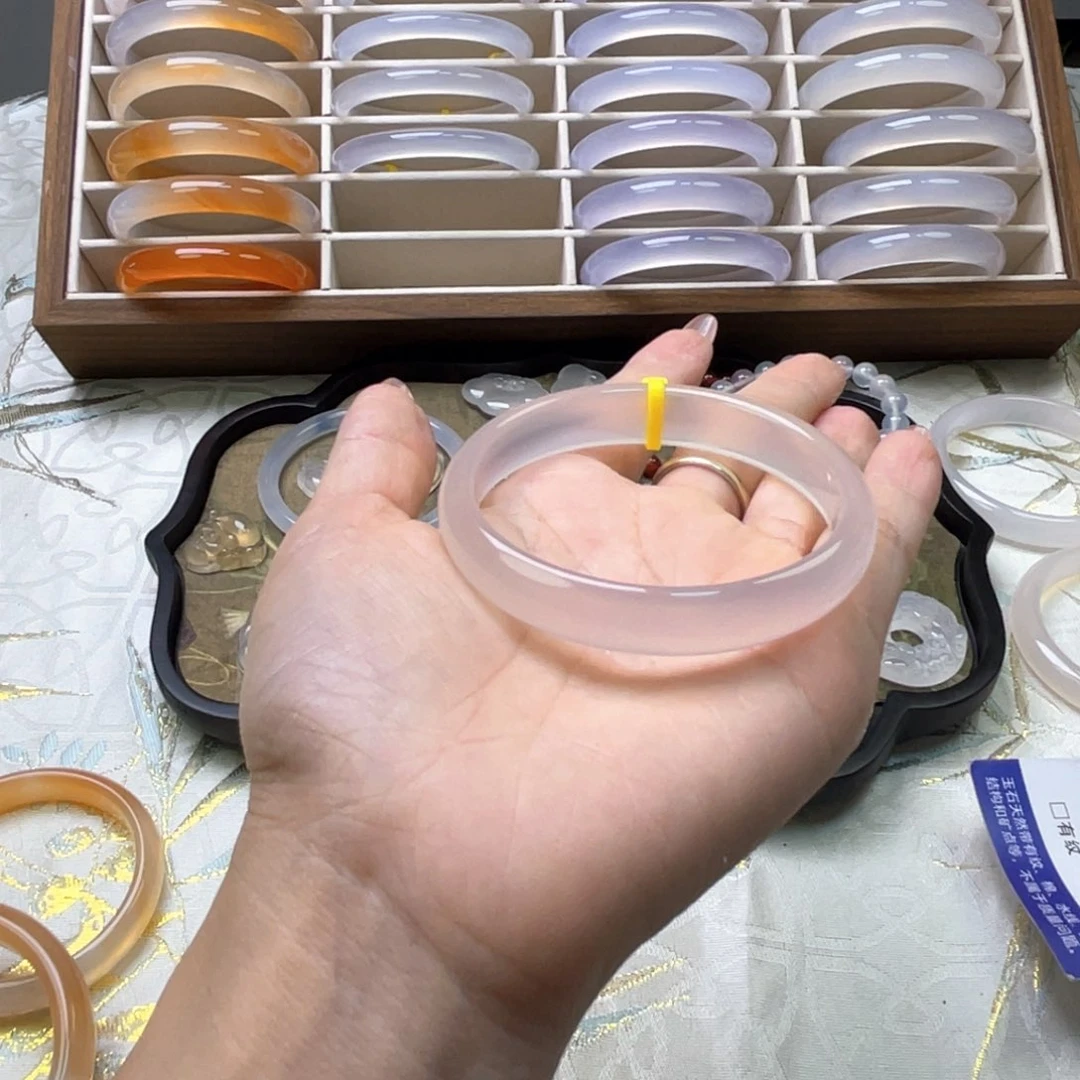 玛瑙/玉髓手镯未镶嵌M*