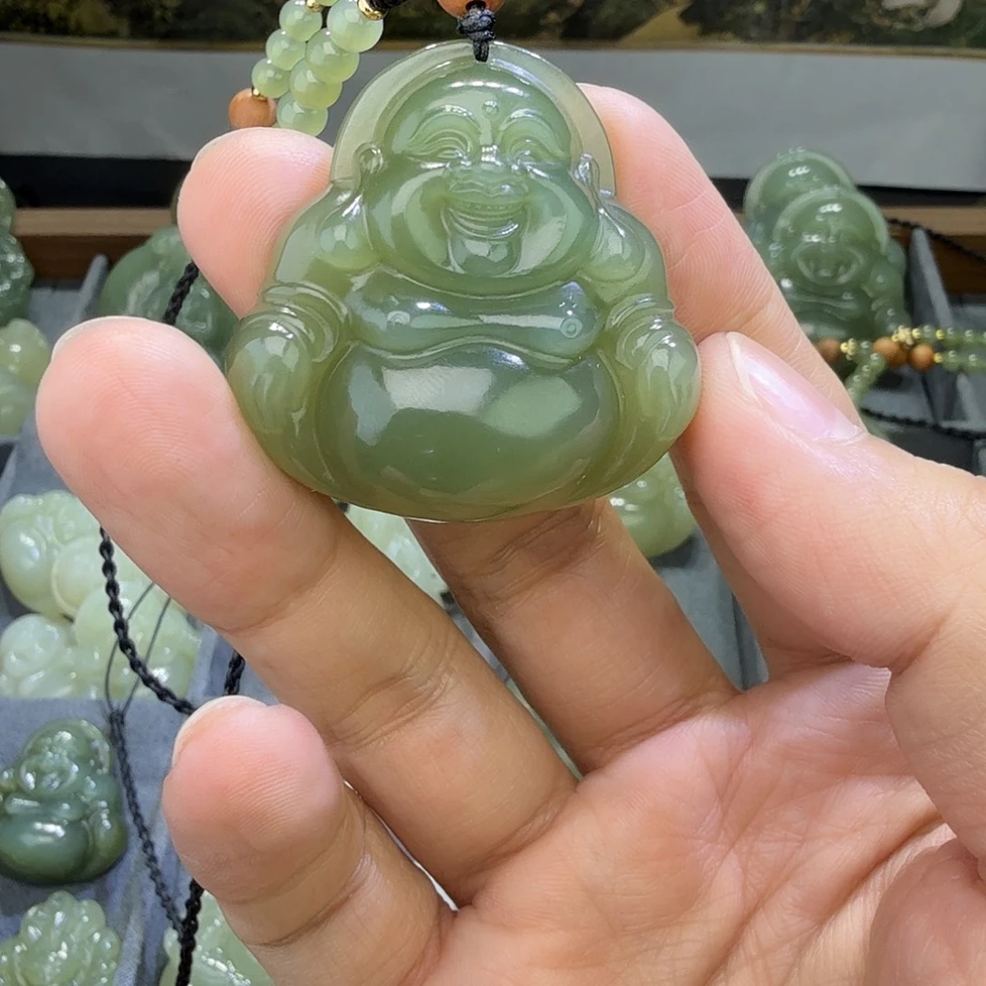 依***然和田玉未镶嵌颈饰40mm佛公特价款