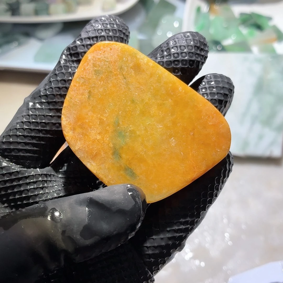 颈饰未镶嵌翡翠边角料