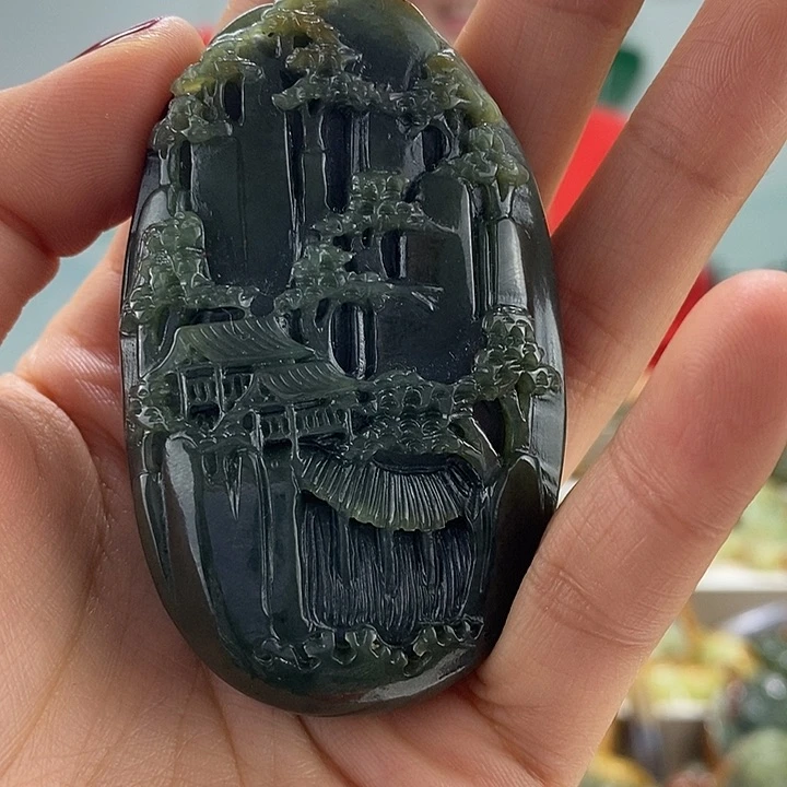 透闪石质玉挂件未镶嵌