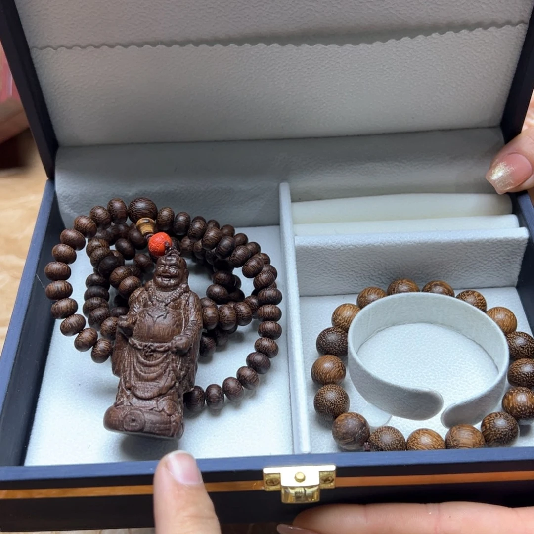 大叶紫檀（黑酸枝木类）