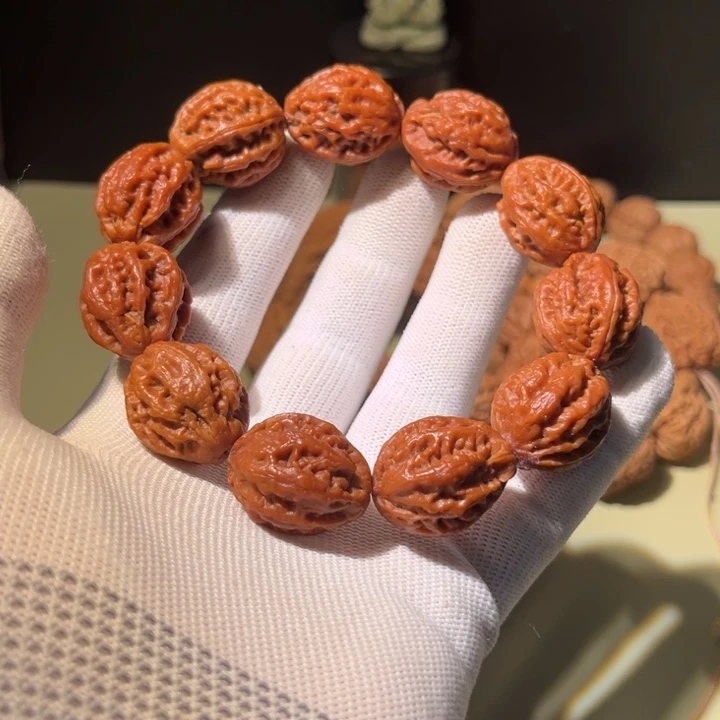 文玩核桃手串…………8