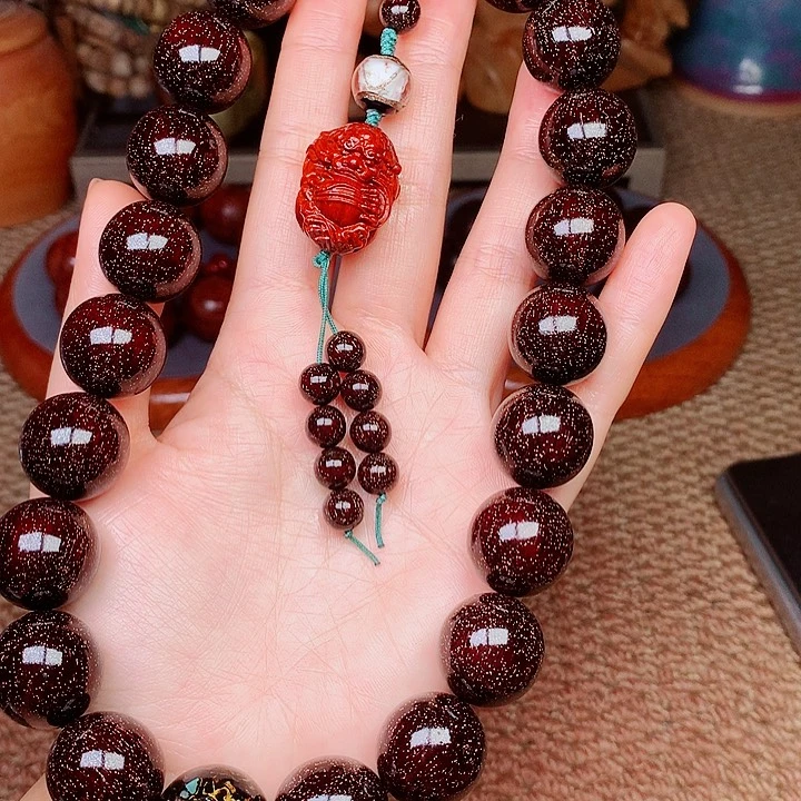 檀香紫檀（小叶紫檀）20手持