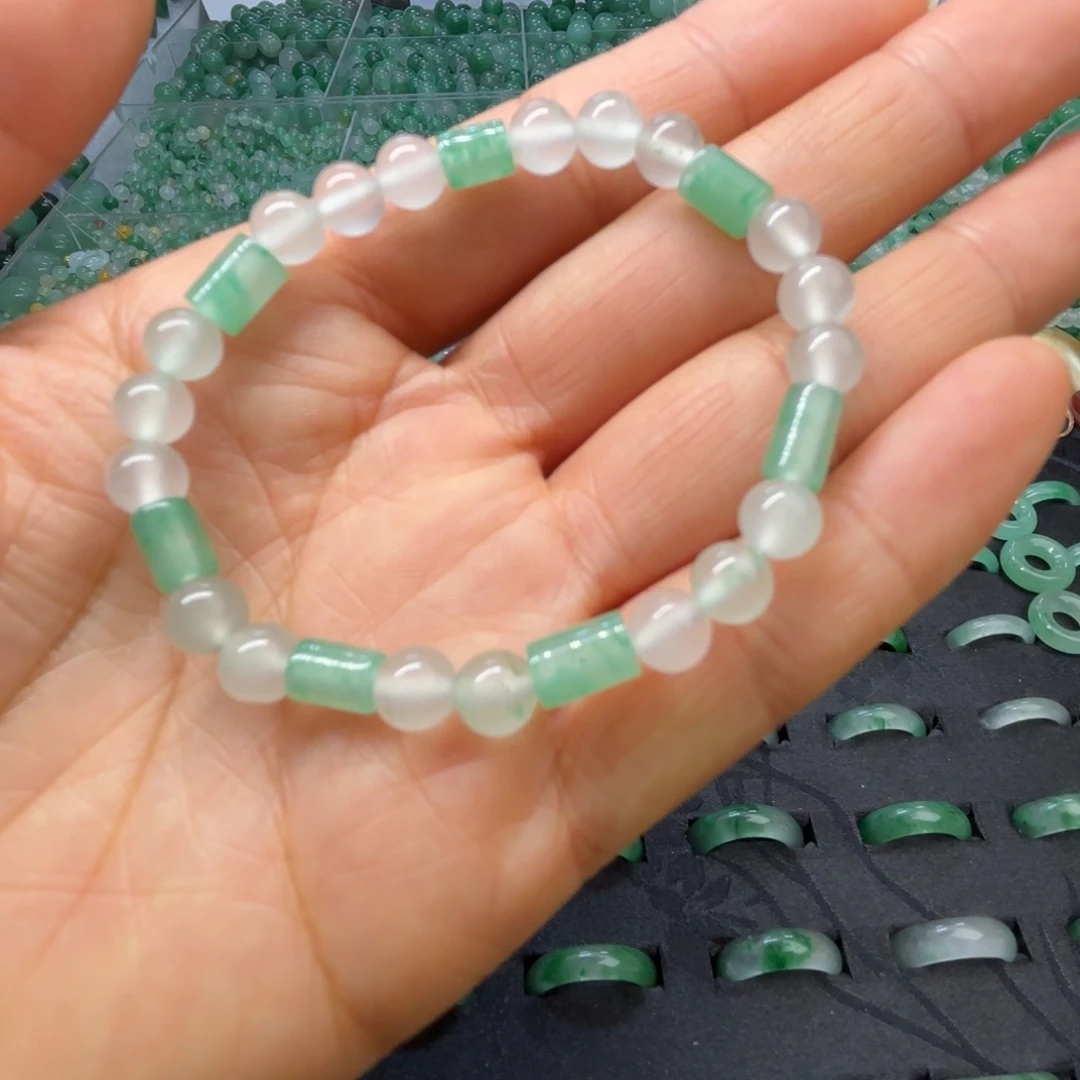 石英质玉（非洲翠）未镶嵌散珠白绿冰珠子手串