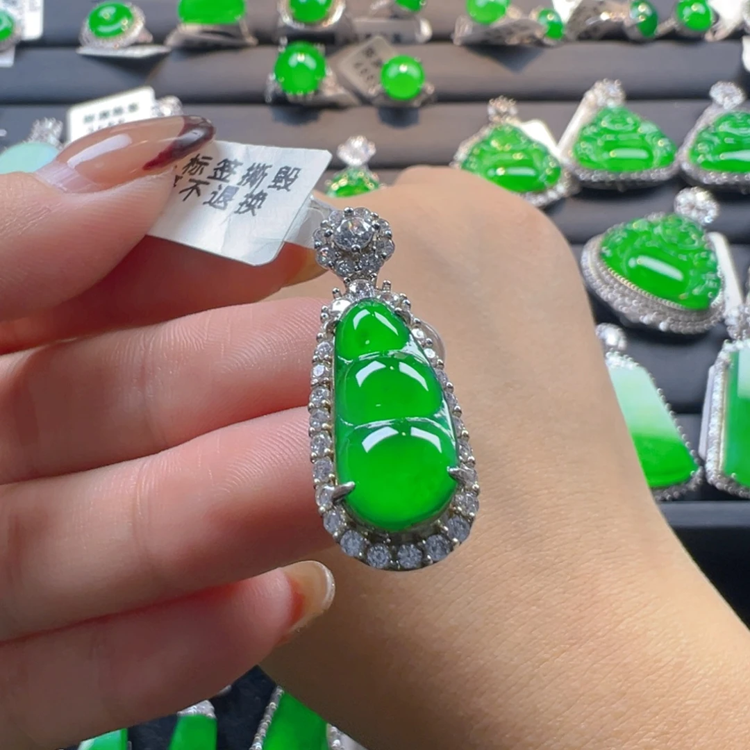 翡翠银S925镶嵌颈饰豆子