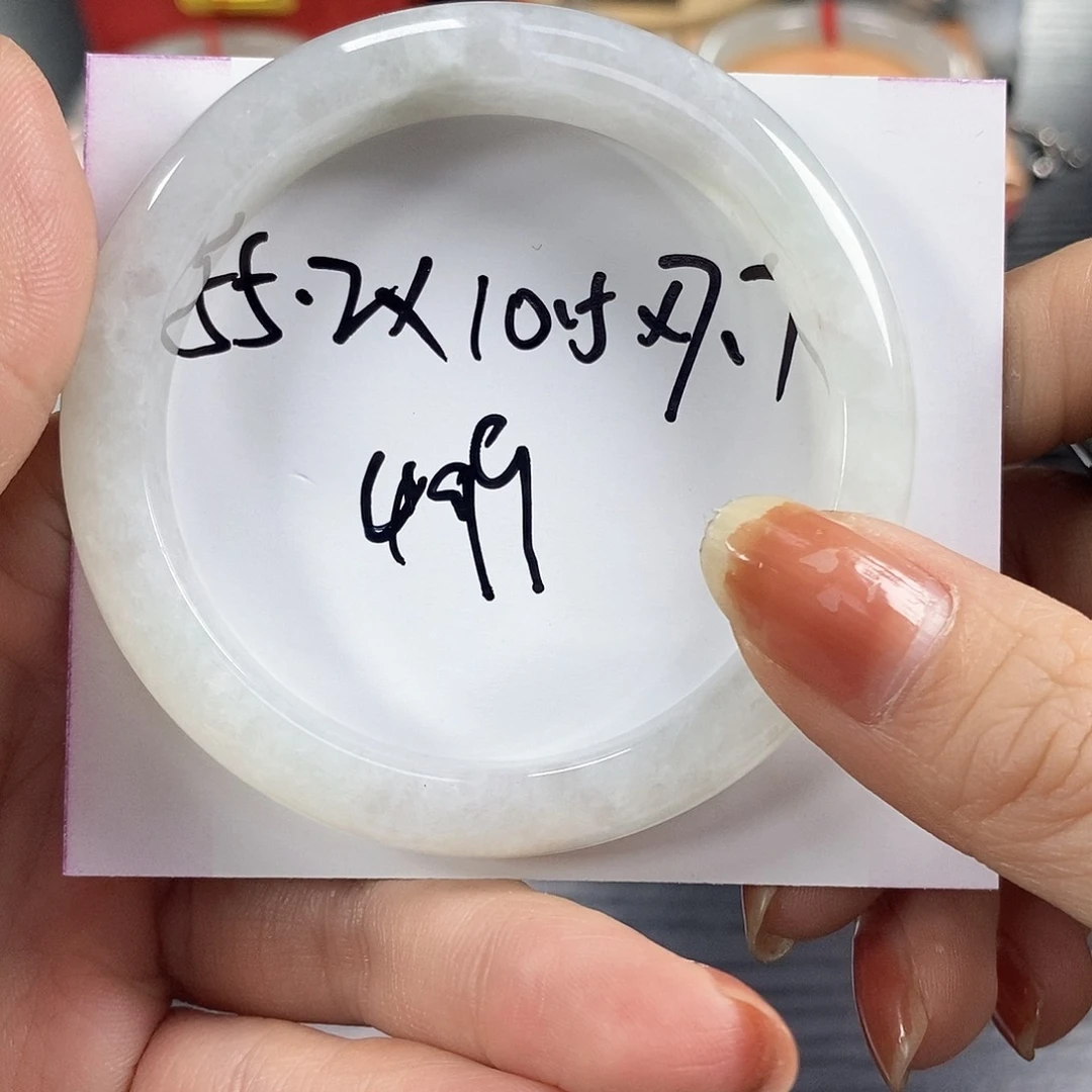 翡翠手镯未镶嵌天然翡翠