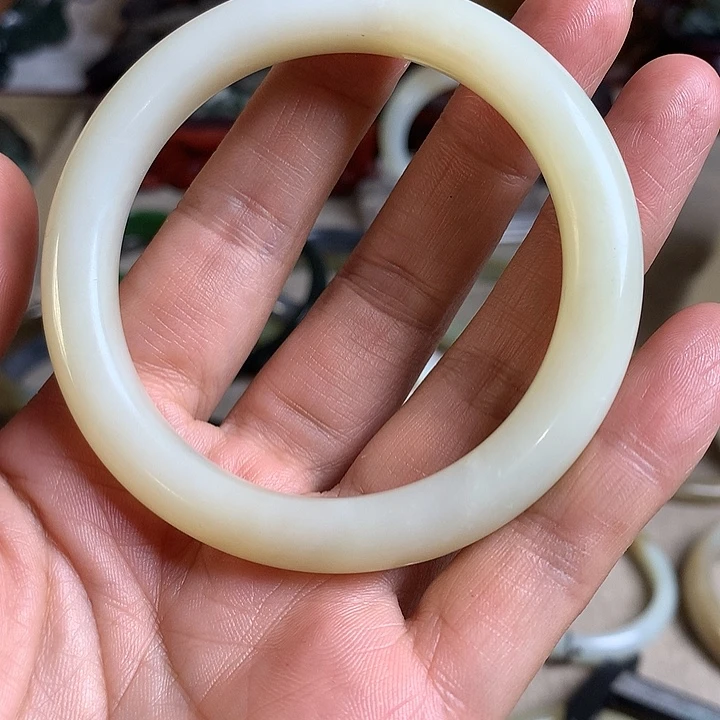 媛****和田玉（糖玉）未镶嵌手镯