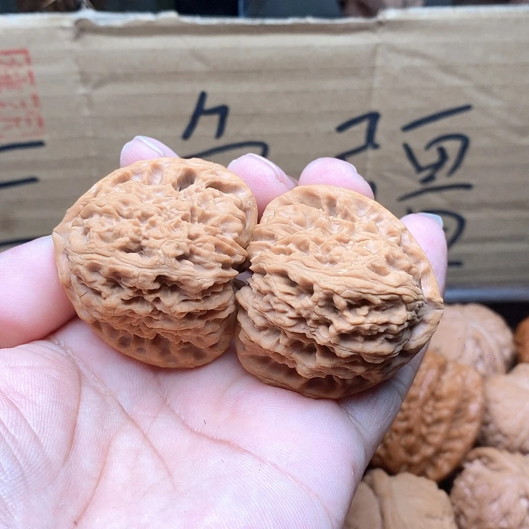 文玩核桃把件43三角疆………………