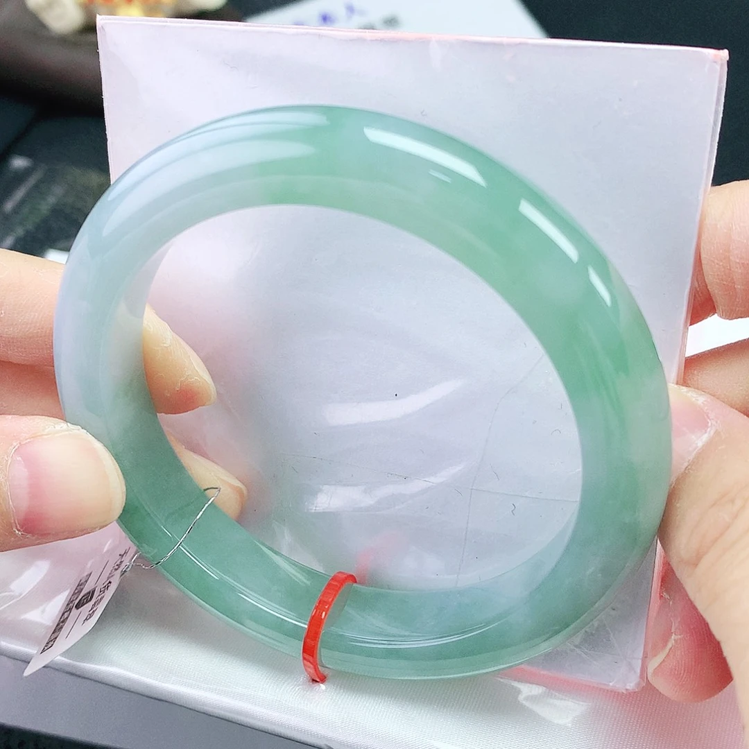 翡翠手镯未镶嵌59圈