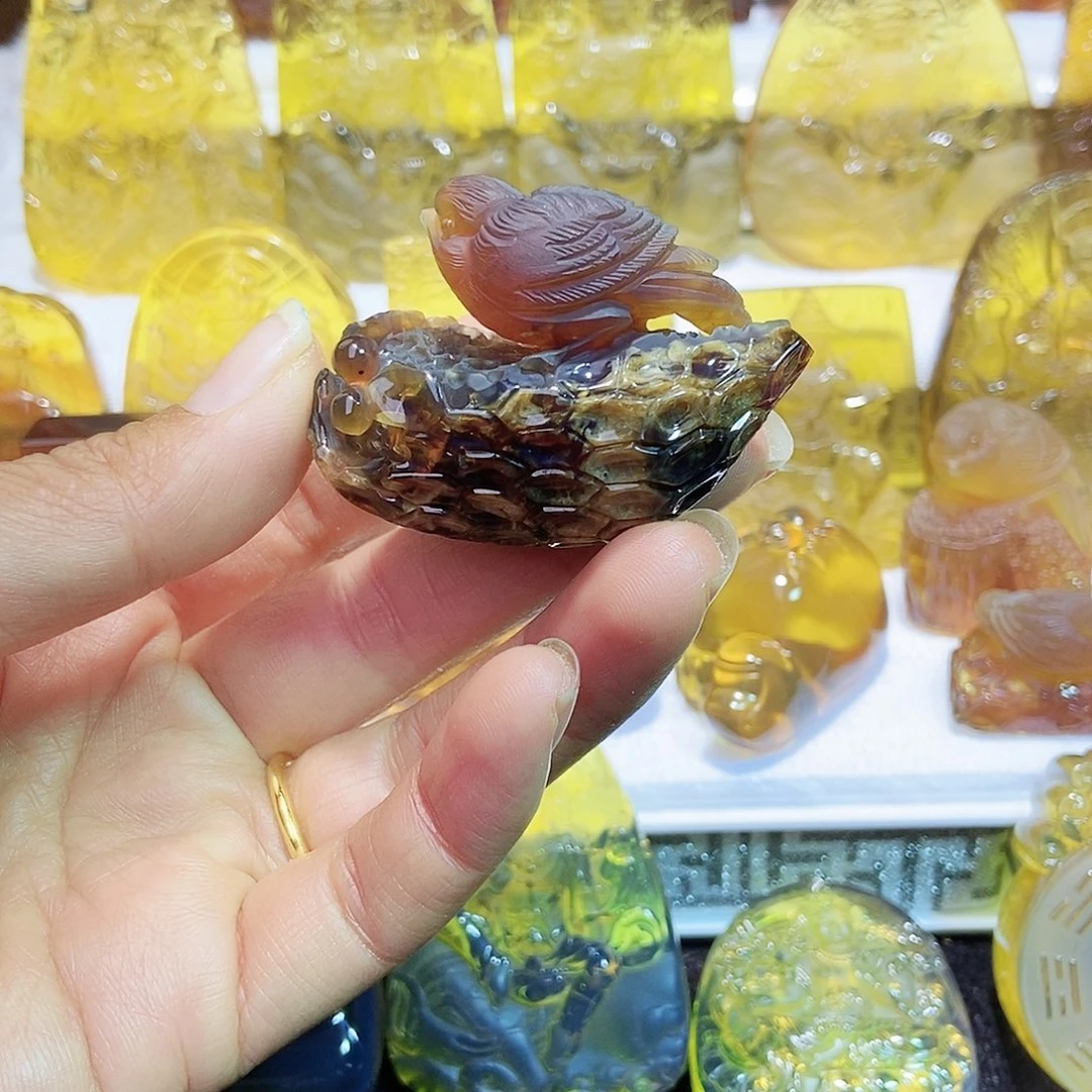 琥珀颈饰未镶嵌不*鸟